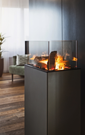 eSENSE Living est un meuble en acier avec un feu électrique intégré.