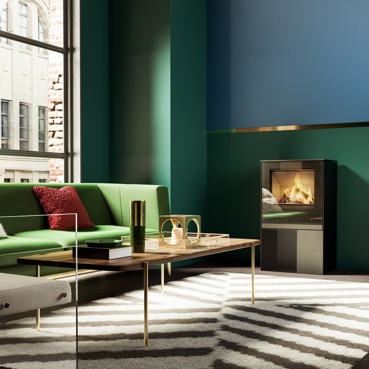 Stufa a gas Q-TEE 2 con porta del focolare in vetro e base in un appartamento urbano elegantemente arredato in colori smeraldo